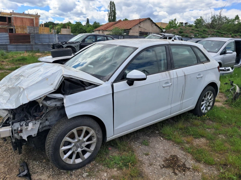 Audi A3 1.6ТДИ S tronic, снимка 3 - Автомобили и джипове - 49458754