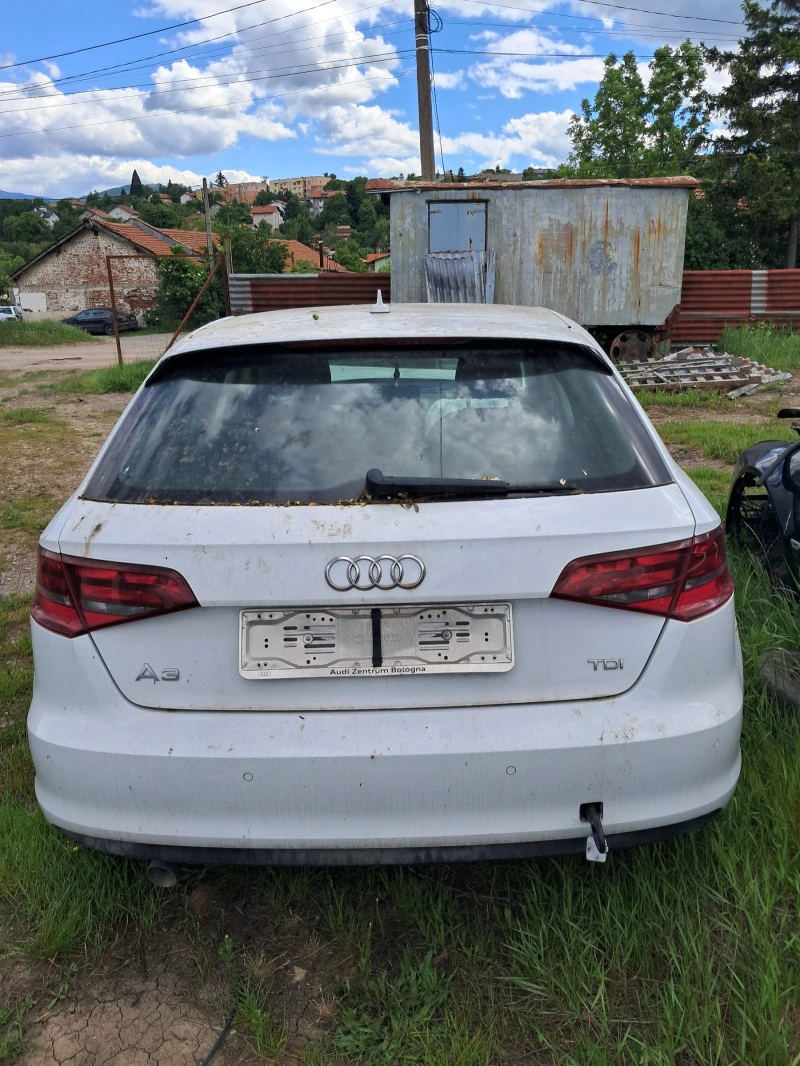 Audi A3 1.6ТДИ S tronic, снимка 2 - Автомобили и джипове - 47430096