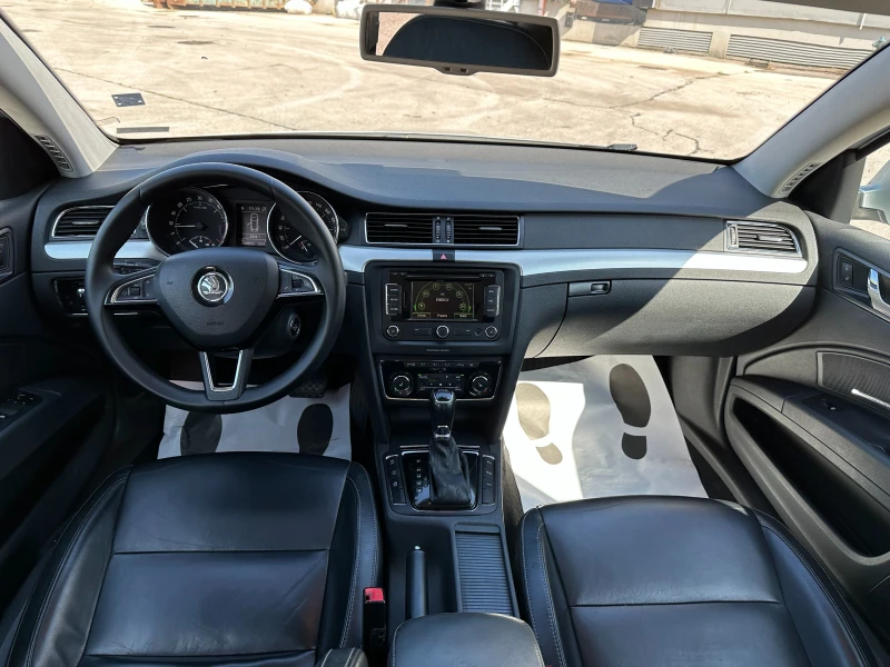 Skoda Superb 2.0TDI 140К.с. Facelift, снимка 12 - Автомобили и джипове - 47278938