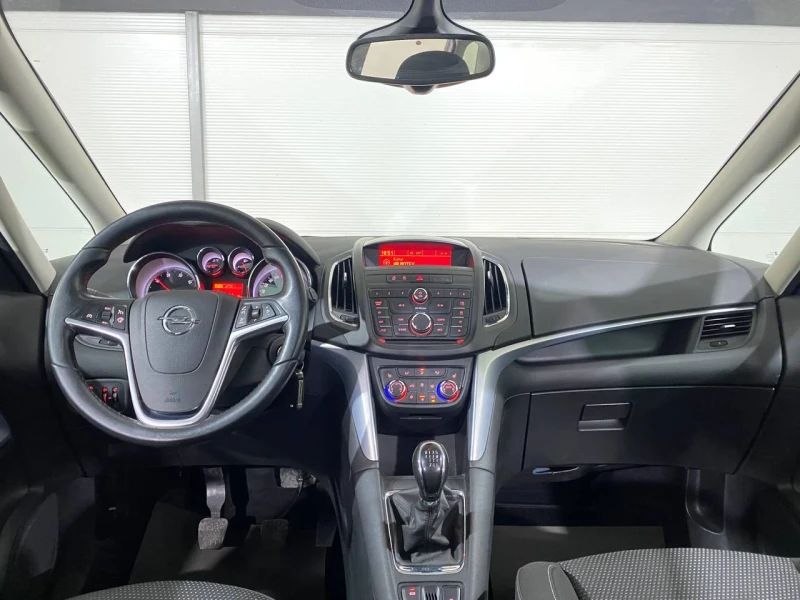 Opel Zafira 1.6D, снимка 8 - Автомобили и джипове - 48068711