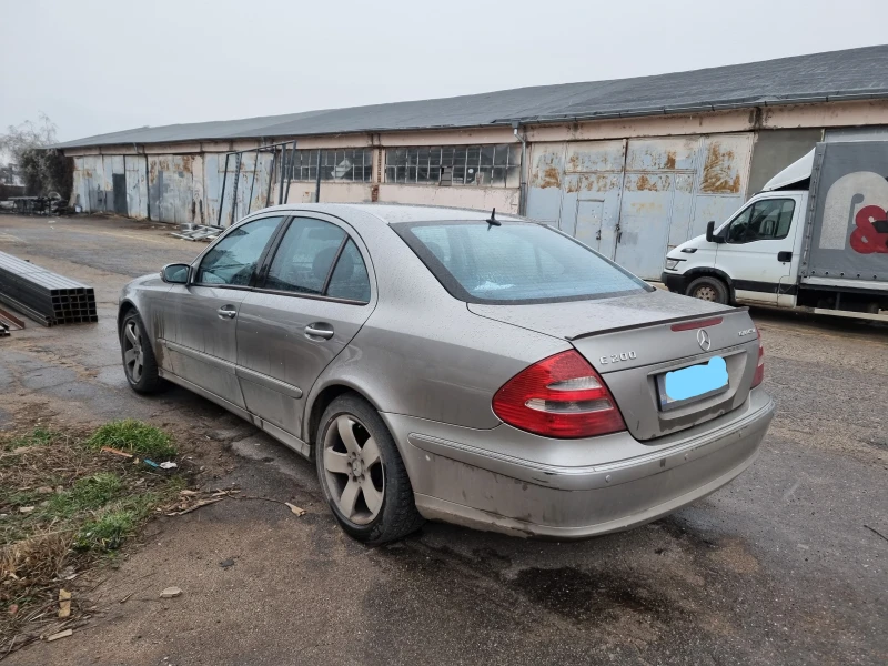 Mercedes-Benz E 200 1.8, снимка 4 - Автомобили и джипове - 48479142