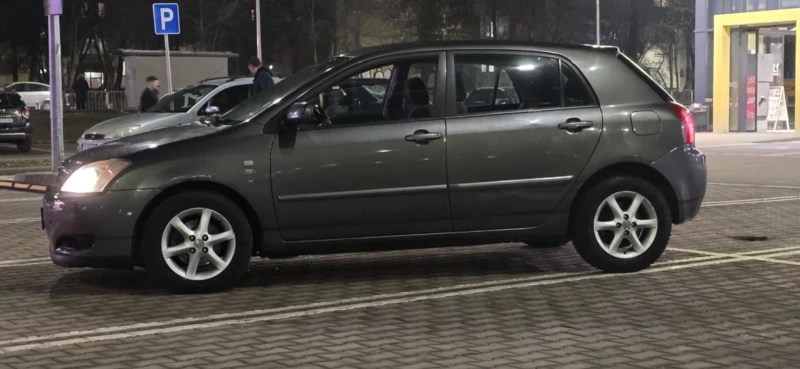 Toyota Corolla, снимка 10 - Автомобили и джипове - 49153401