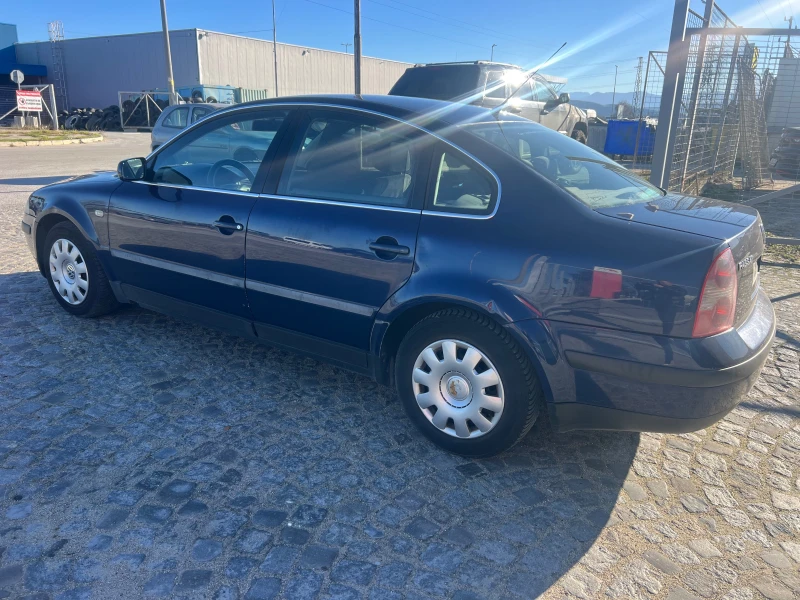 VW Passat 1.9 TDI CLIMATRONIC, снимка 10 - Автомобили и джипове - 52675818