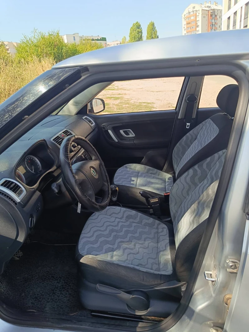 Skoda Fabia, снимка 5 - Автомобили и джипове - 52428417
