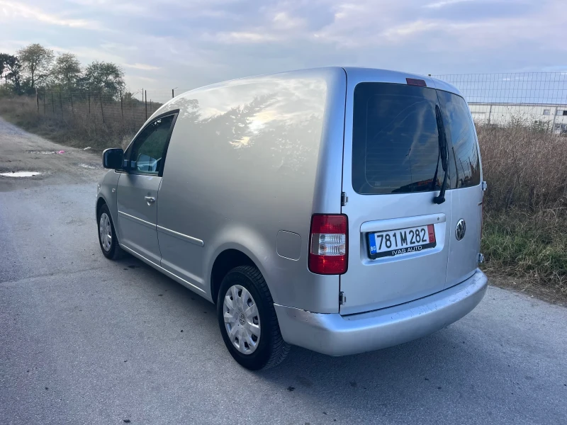 VW Caddy 1.9 TDI 105 коня, снимка 4 - Автомобили и джипове - 52189054