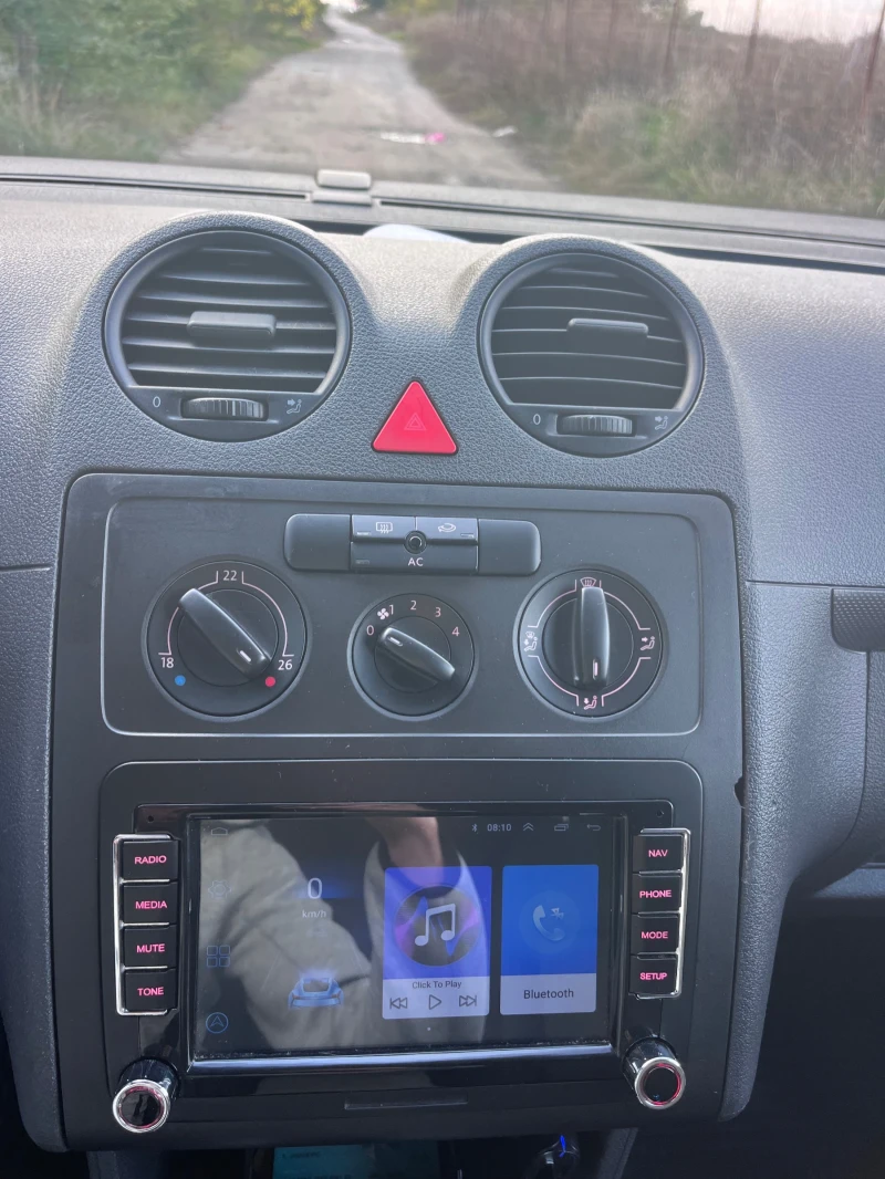 VW Caddy 1.9 TDI 105 коня, снимка 10 - Автомобили и джипове - 52189054