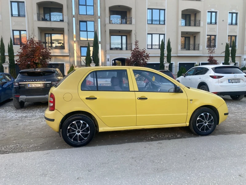 Skoda Fabia 1.4 Бензин РЕАЛНИ КИЛОМЕТРИ/закупена от SKODA, снимка 5 - Автомобили и джипове - 52427281