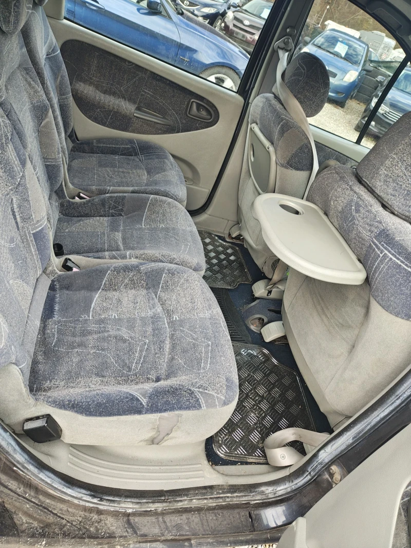 Renault Scenic 1.9 dci klimatronik , снимка 9 - Автомобили и джипове - 52477488