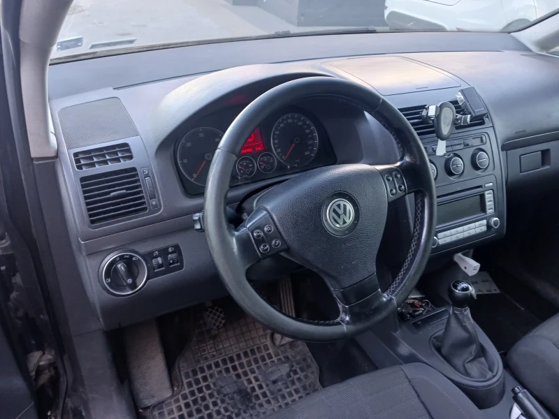 VW Touran, снимка 2 - Автомобили и джипове - 53190235