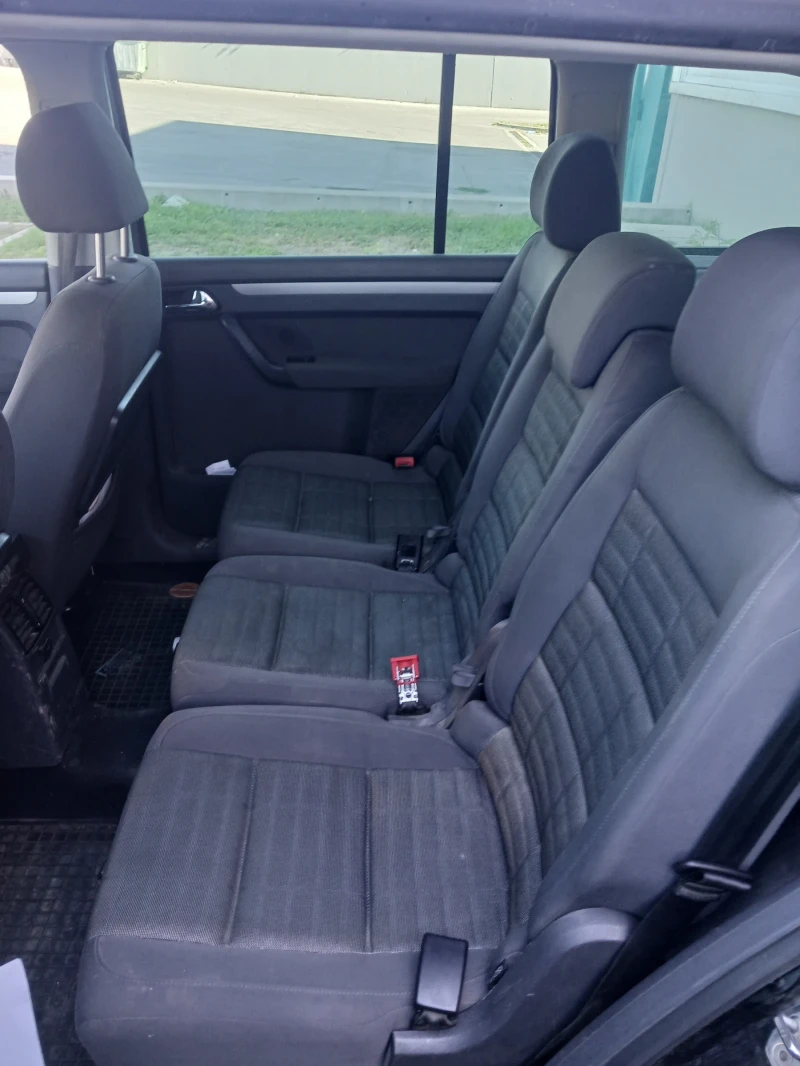 VW Touran, снимка 6 - Автомобили и джипове - 53190235