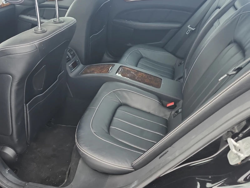 Mercedes-Benz CLS 550| 4MATIC| CARFAX| PANORAMA| 2 KEYS| ОБДУХВАНЕ, снимка 11 - Автомобили и джипове - 53426408