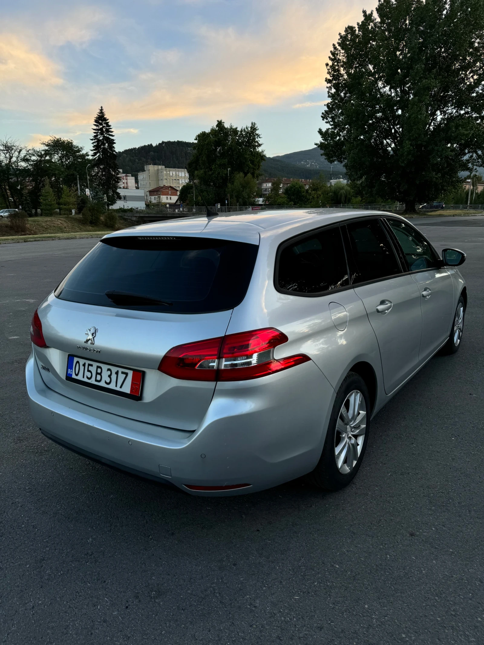 Peugeot 308 SW* 1.2i* NAVI* EURO6*  - изображение 4