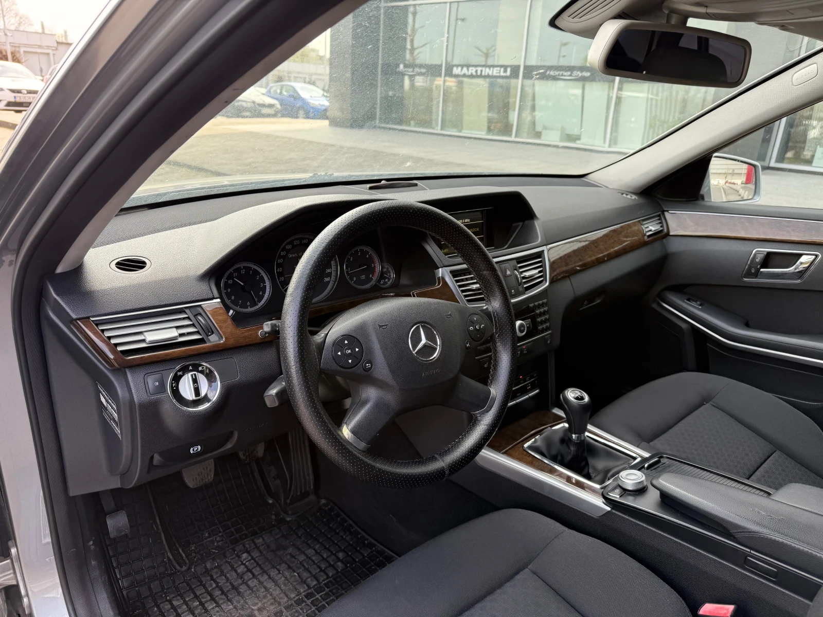 Mercedes-Benz E 220 AMG* LED* ШОК* ЦЕНА* Нави - изображение 9