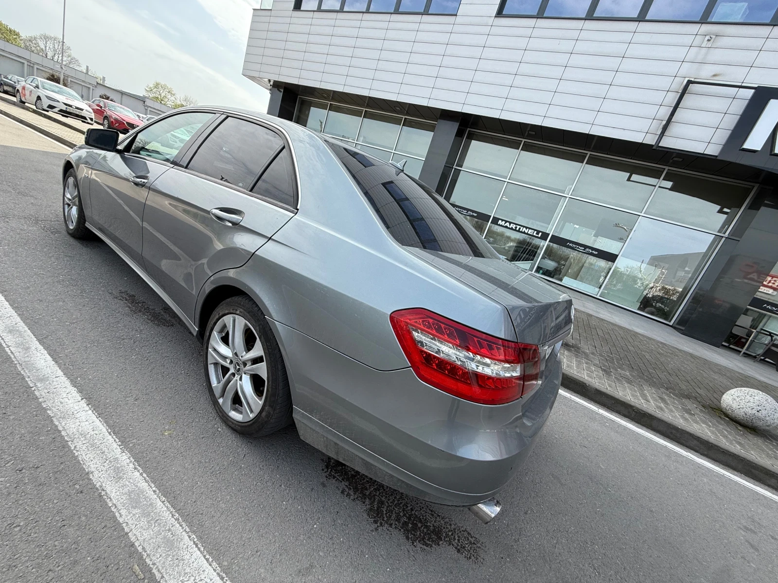 Mercedes-Benz E 220 AMG* LED* ШОК* ЦЕНА* Нави - изображение 4