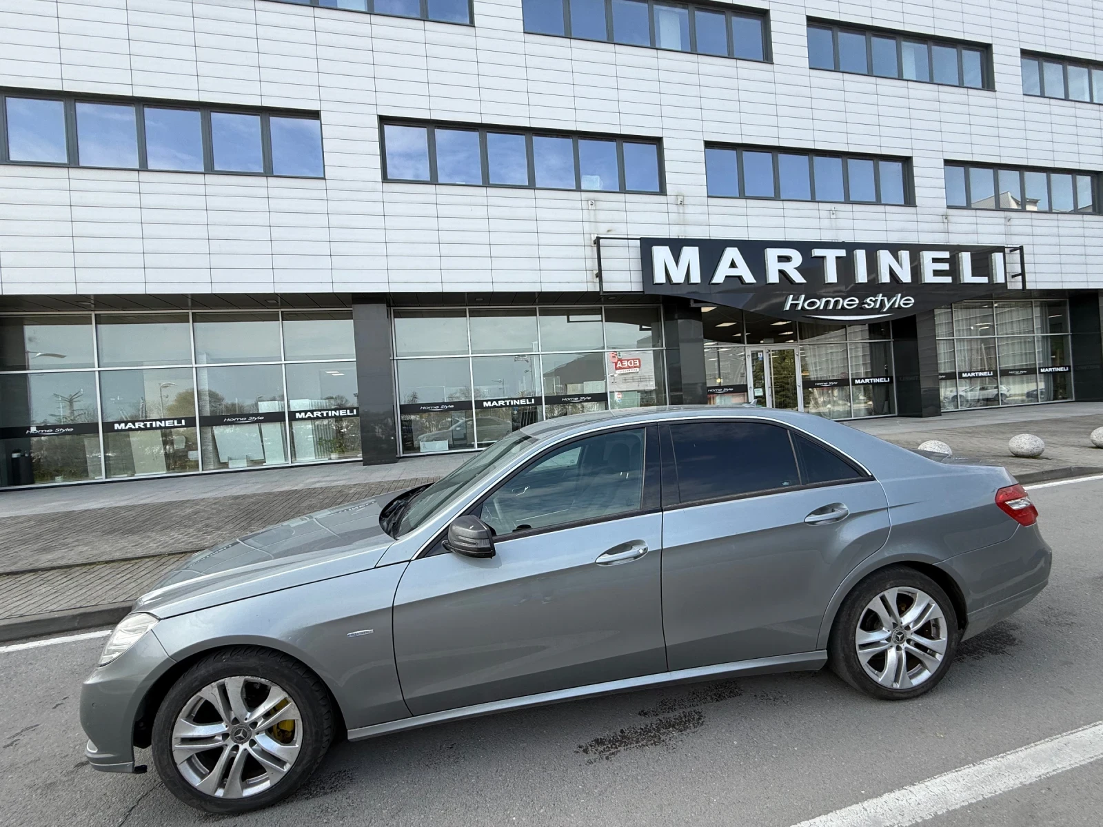 Mercedes-Benz E 220 AMG* LED* ШОК* ЦЕНА* Нави - изображение 3