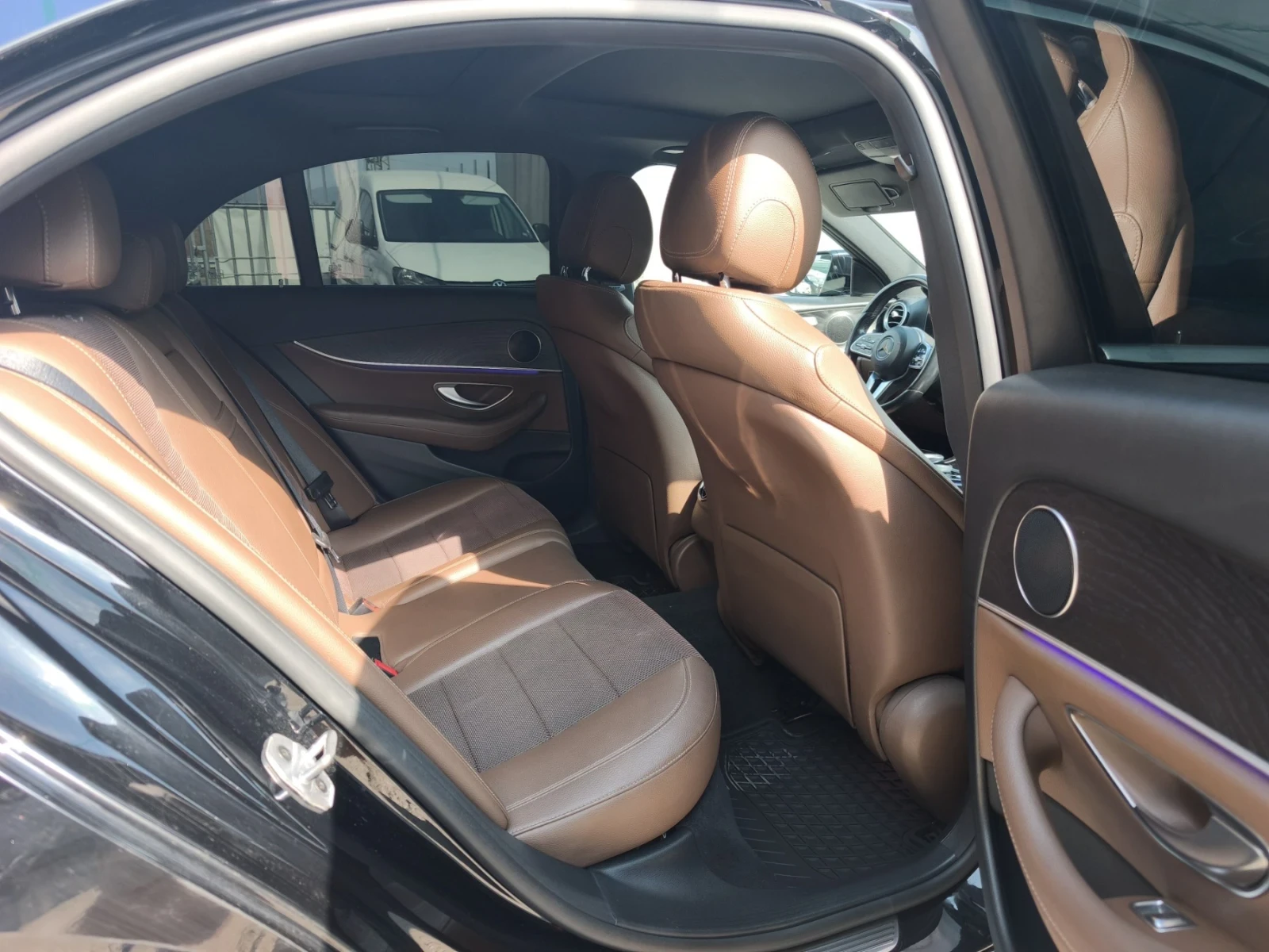 Mercedes-Benz E 220 CDI-194к.с 165х.км-Доказуеми! Бартер! | Mobile.bg — изображение 15