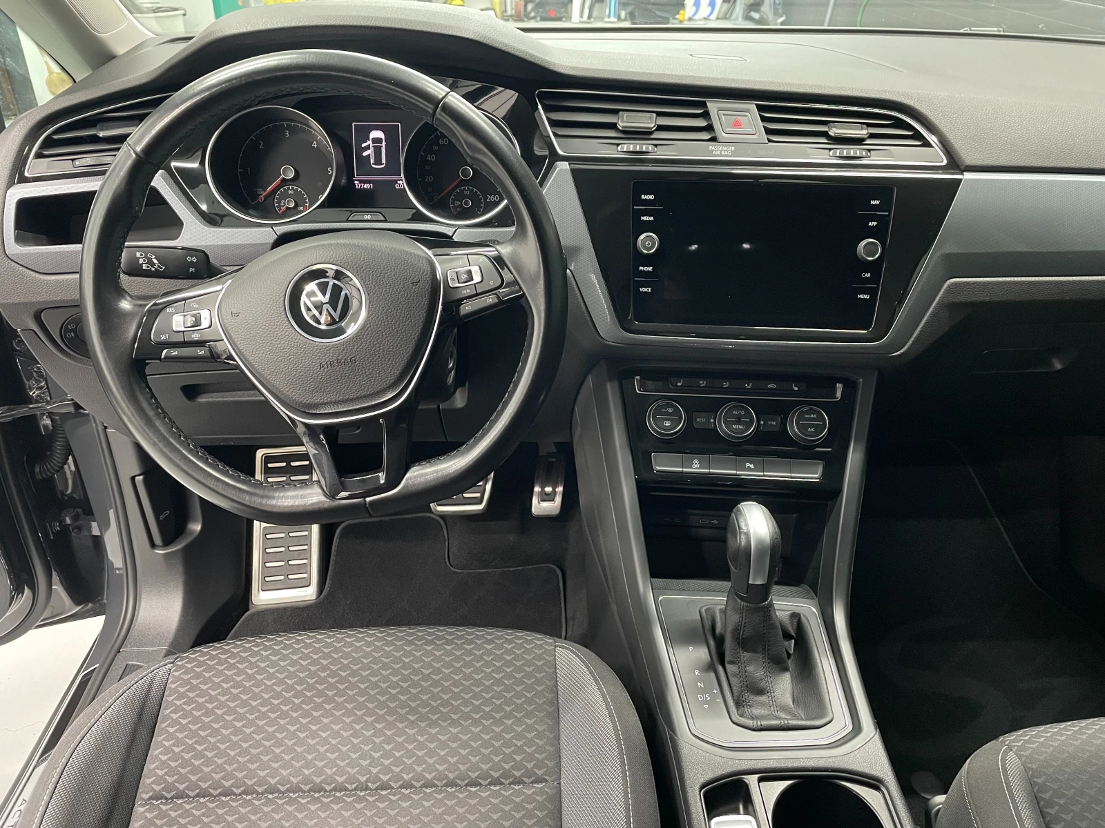 VW Touran  - изображение 2