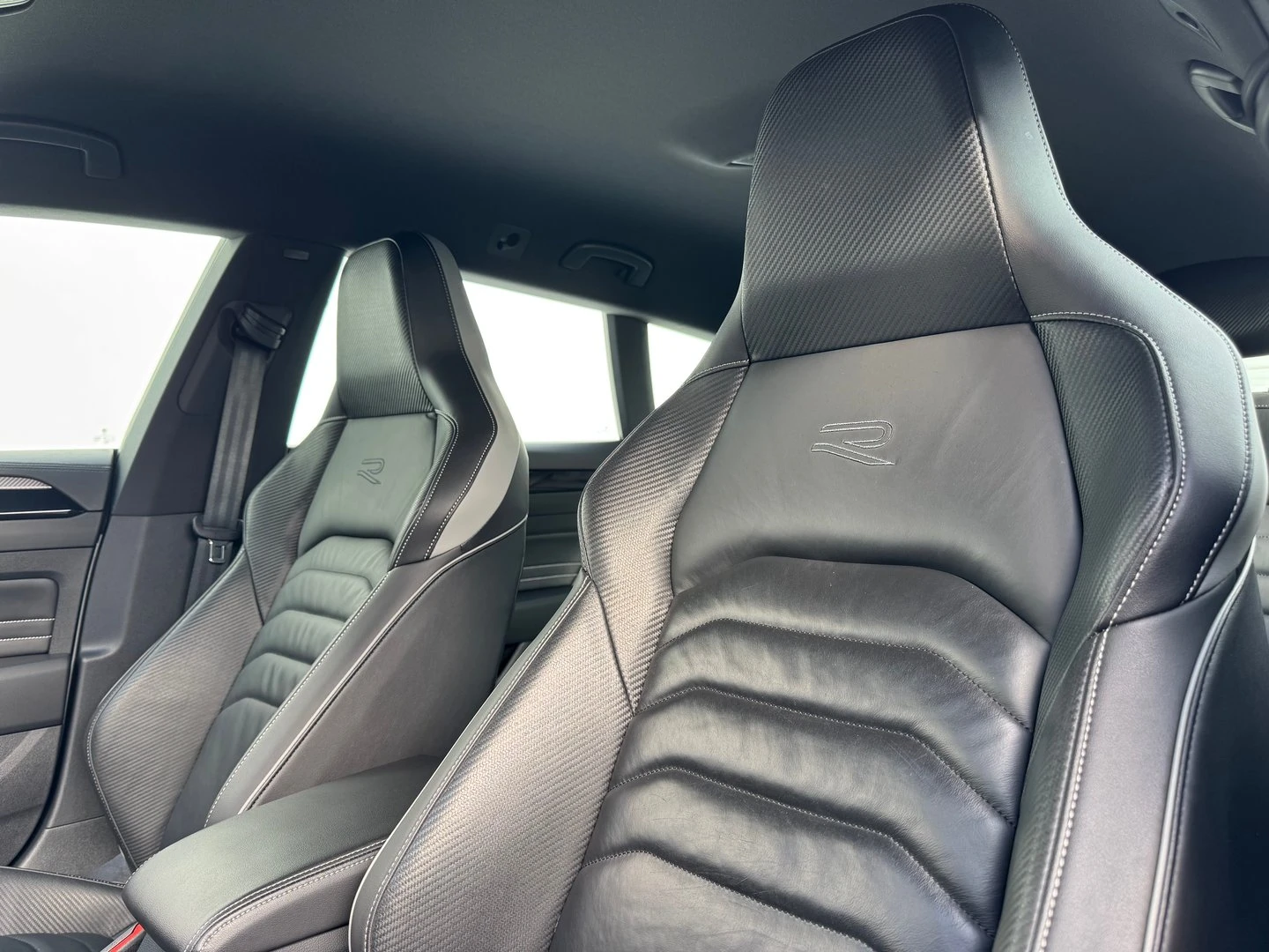 VW Arteon R-Line 2.0 TDI SCR DSG - изображение 6