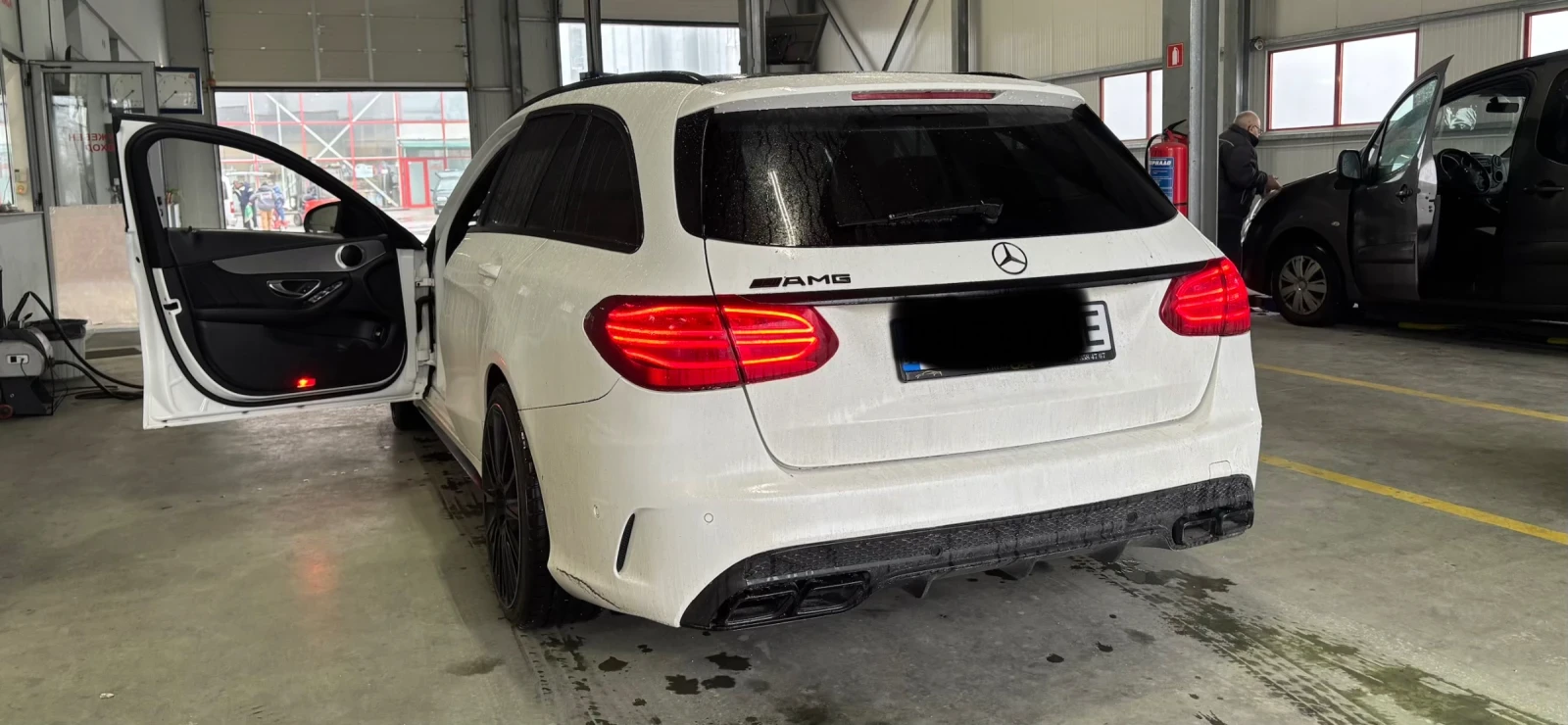 Mercedes-Benz C 220 Mercedes C220 AMG MULTIBEAM / 19   / Обслужена / П, снимка 8 - Автомобили и джипове - 53859175