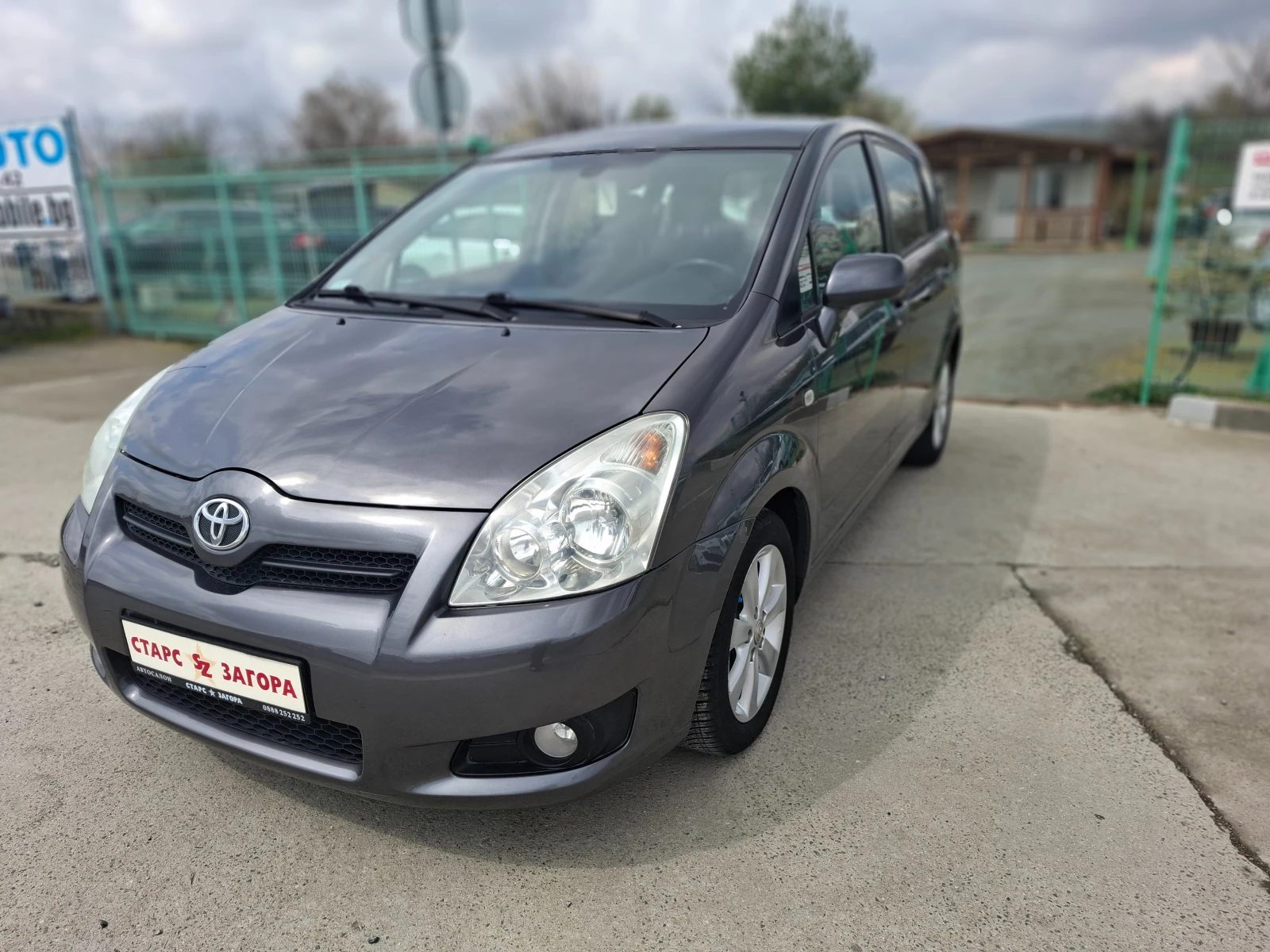 Toyota Corolla verso 1, 6i фейслифт Италия, снимка 6 - Автомобили и джипове - 54041722