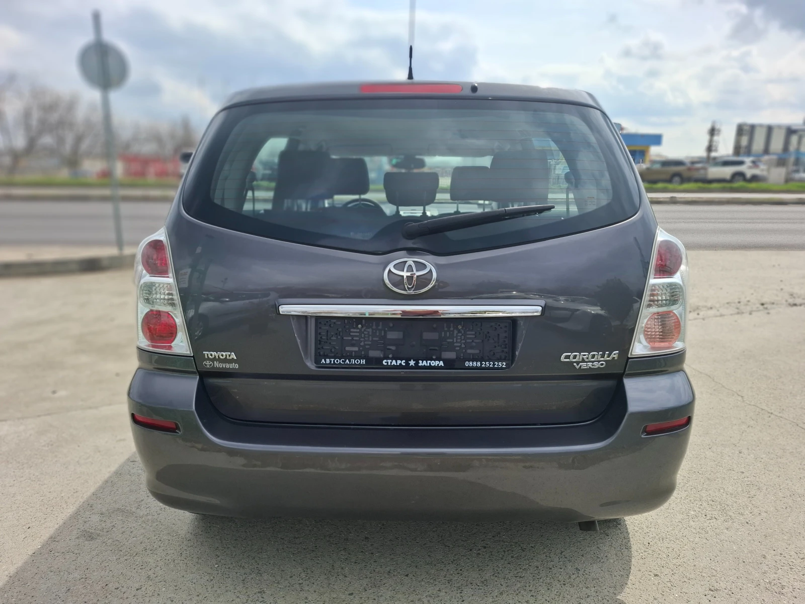 Toyota Corolla verso 1, 6i фейслифт Италия, снимка 4 - Автомобили и джипове - 54041722