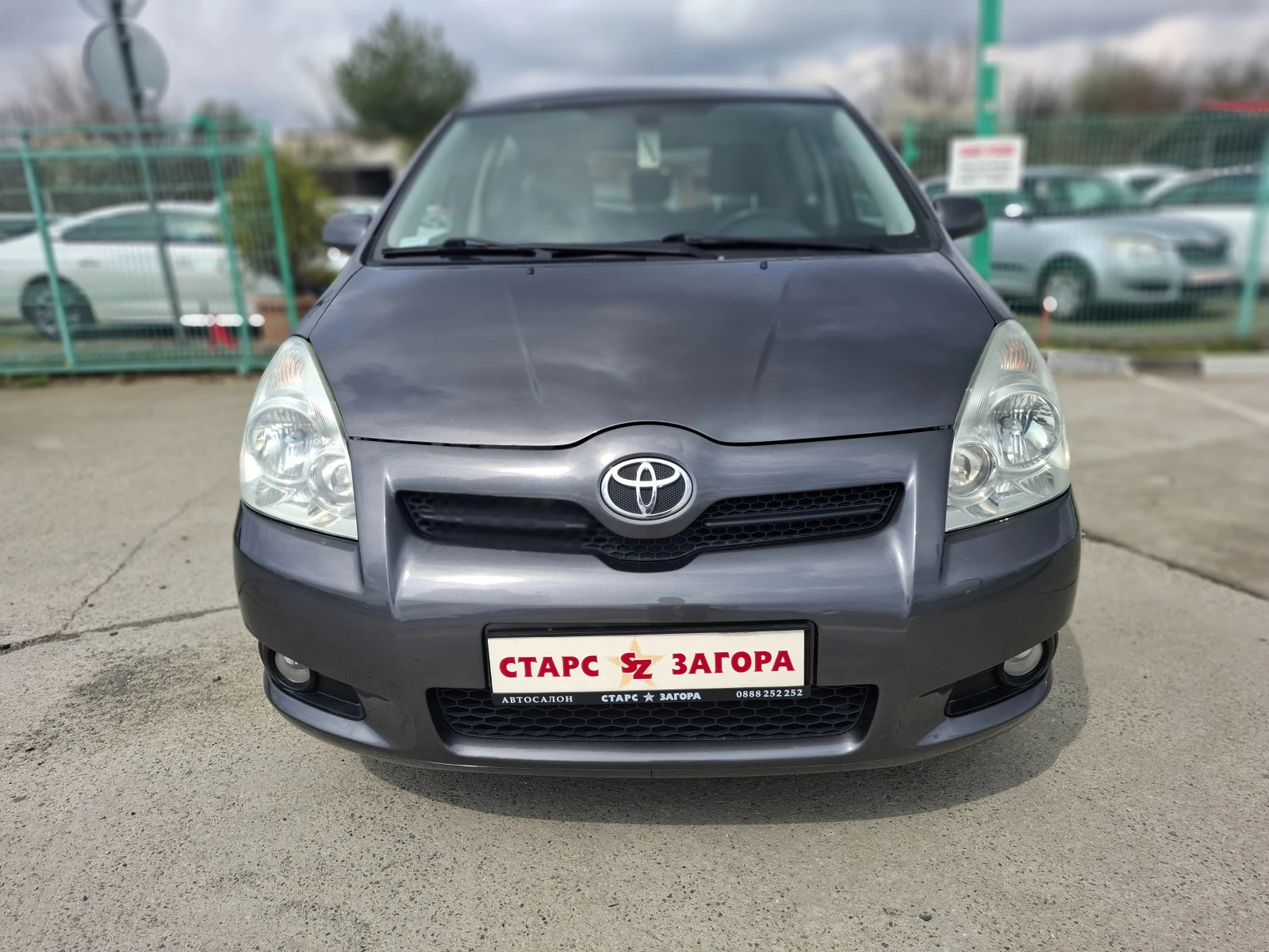 Toyota Corolla verso 1, 6i фейслифт Италия, снимка 2 - Автомобили и джипове - 54041722