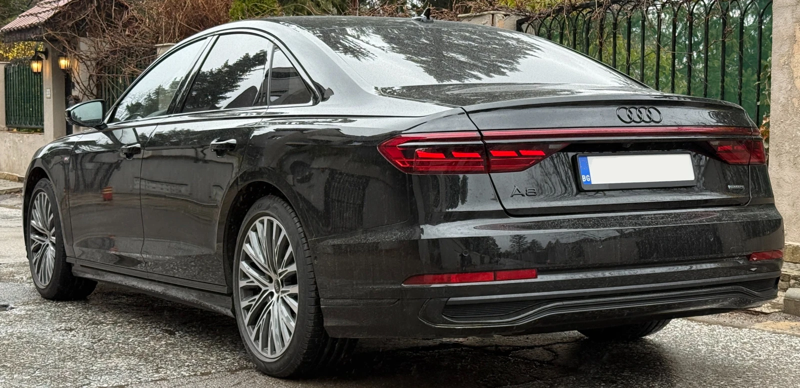 Audi A8 Гаранционен Реален пробег , снимка 3 - Автомобили и джипове - 54057280