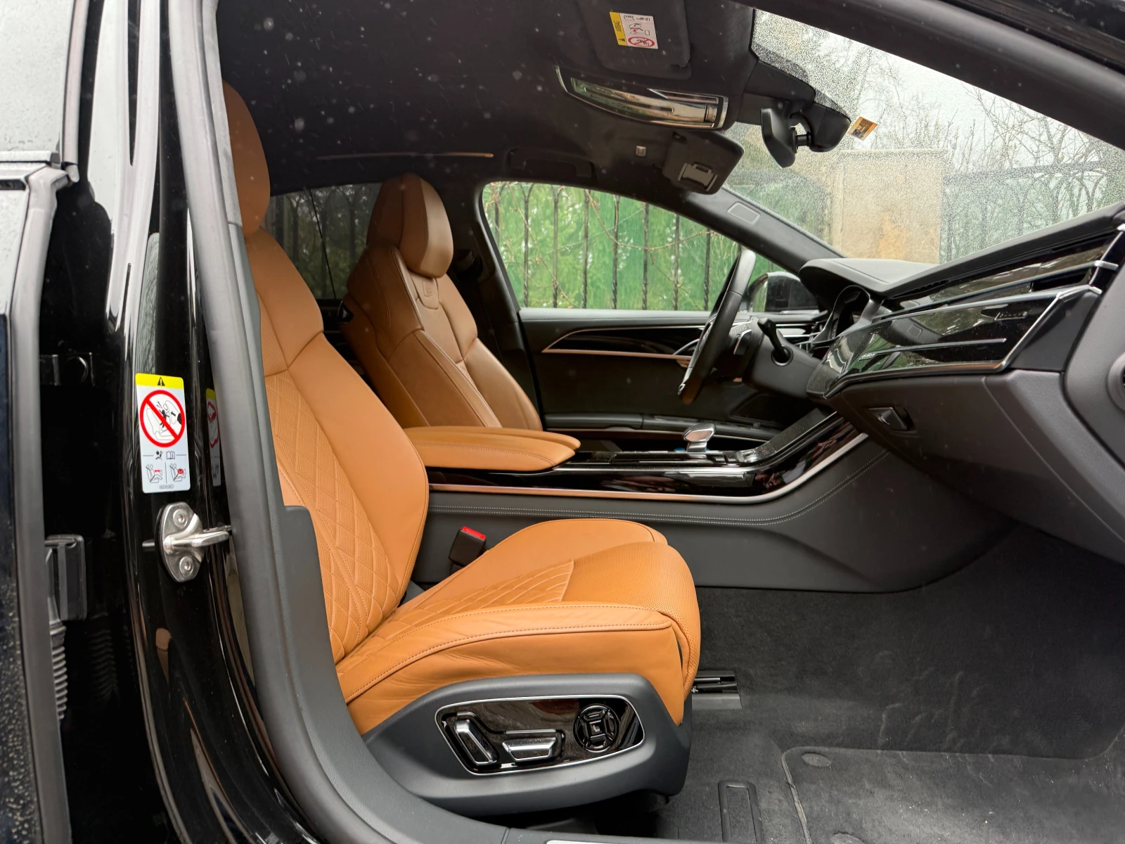 Audi A8 Гаранционен Реален пробег , снимка 12 - Автомобили и джипове - 54057280