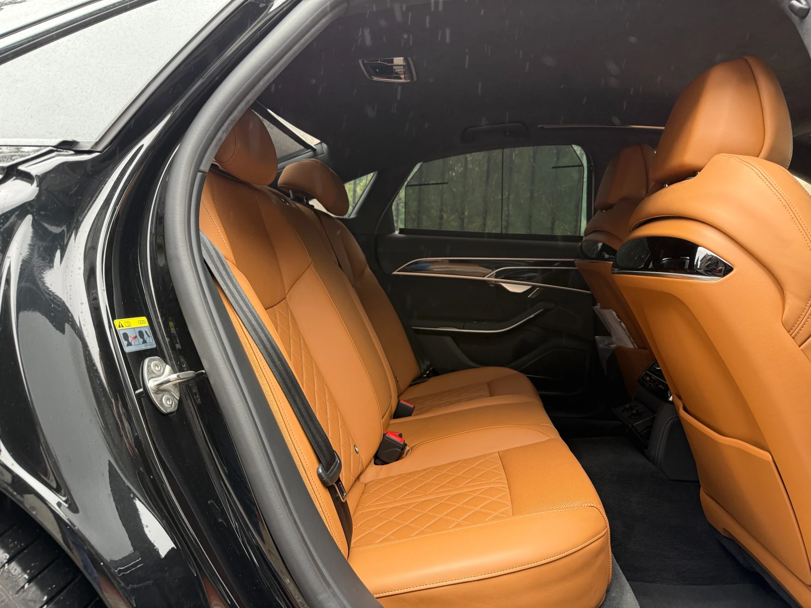 Audi A8 Гаранционен Реален пробег , снимка 14 - Автомобили и джипове - 54057280