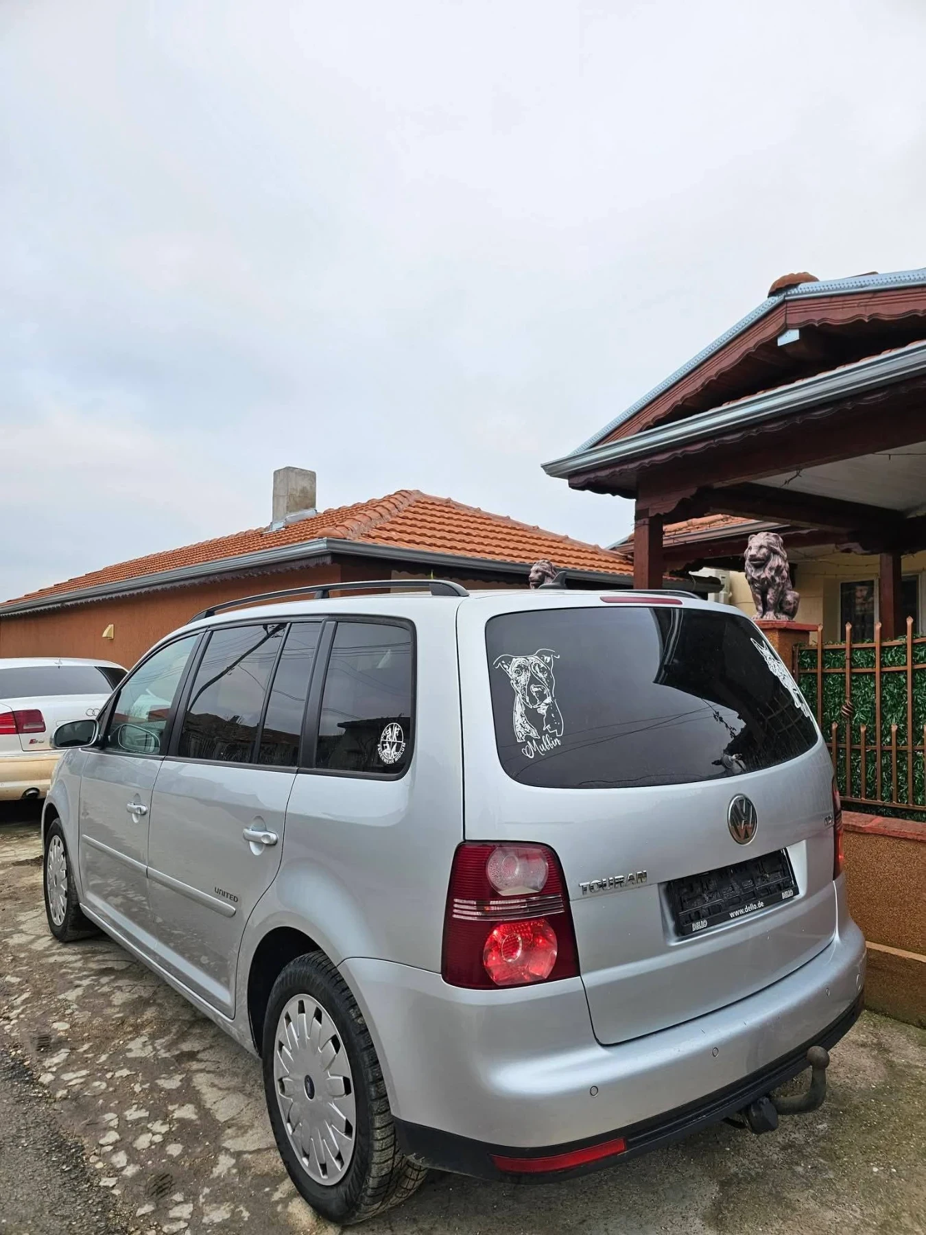 VW Touran United FULL 1.9TDI, снимка 2 - Автомобили и джипове - 54119856