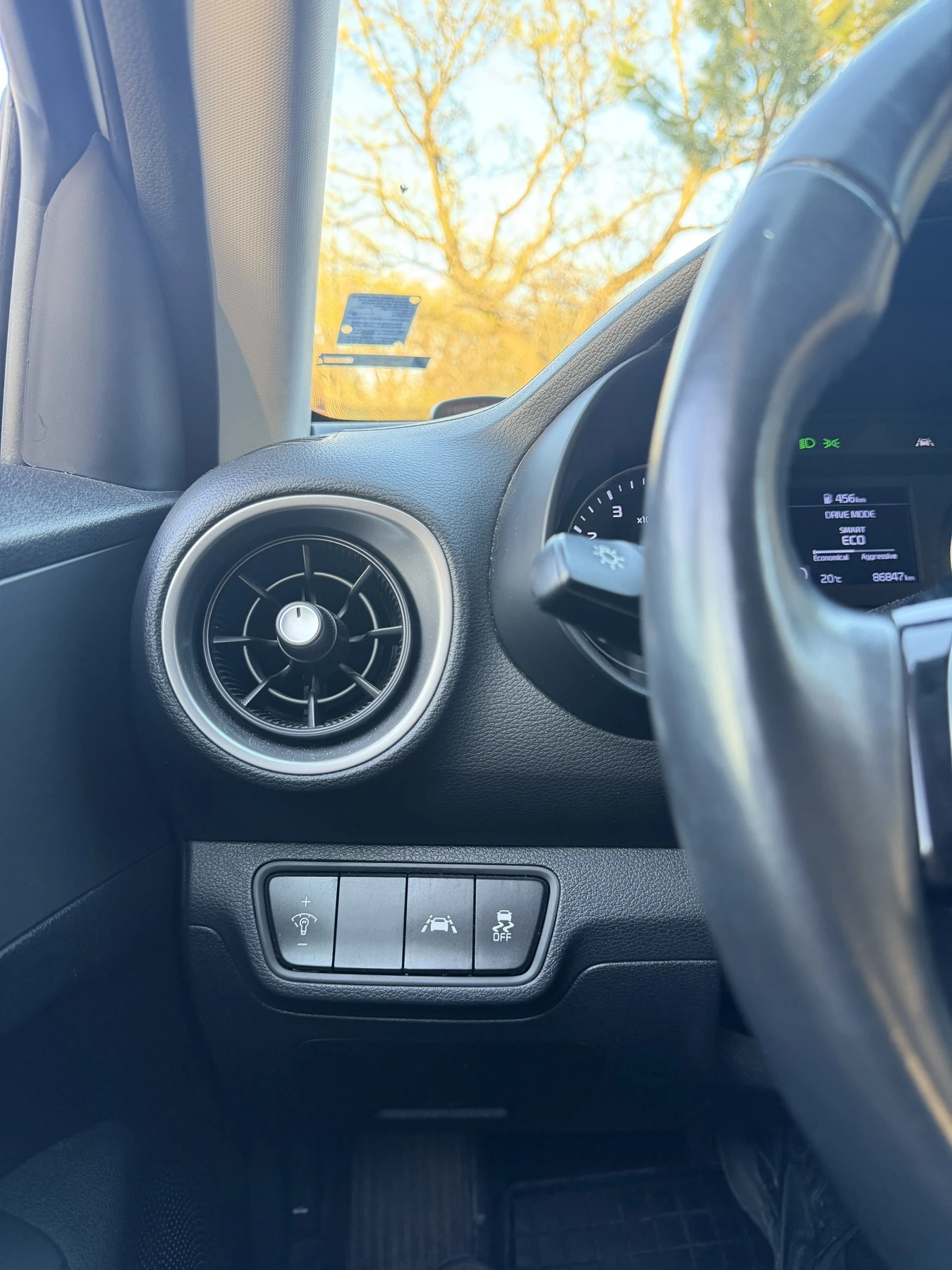 Kia Forte, снимка 6 - Автомобили и джипове - 54207799