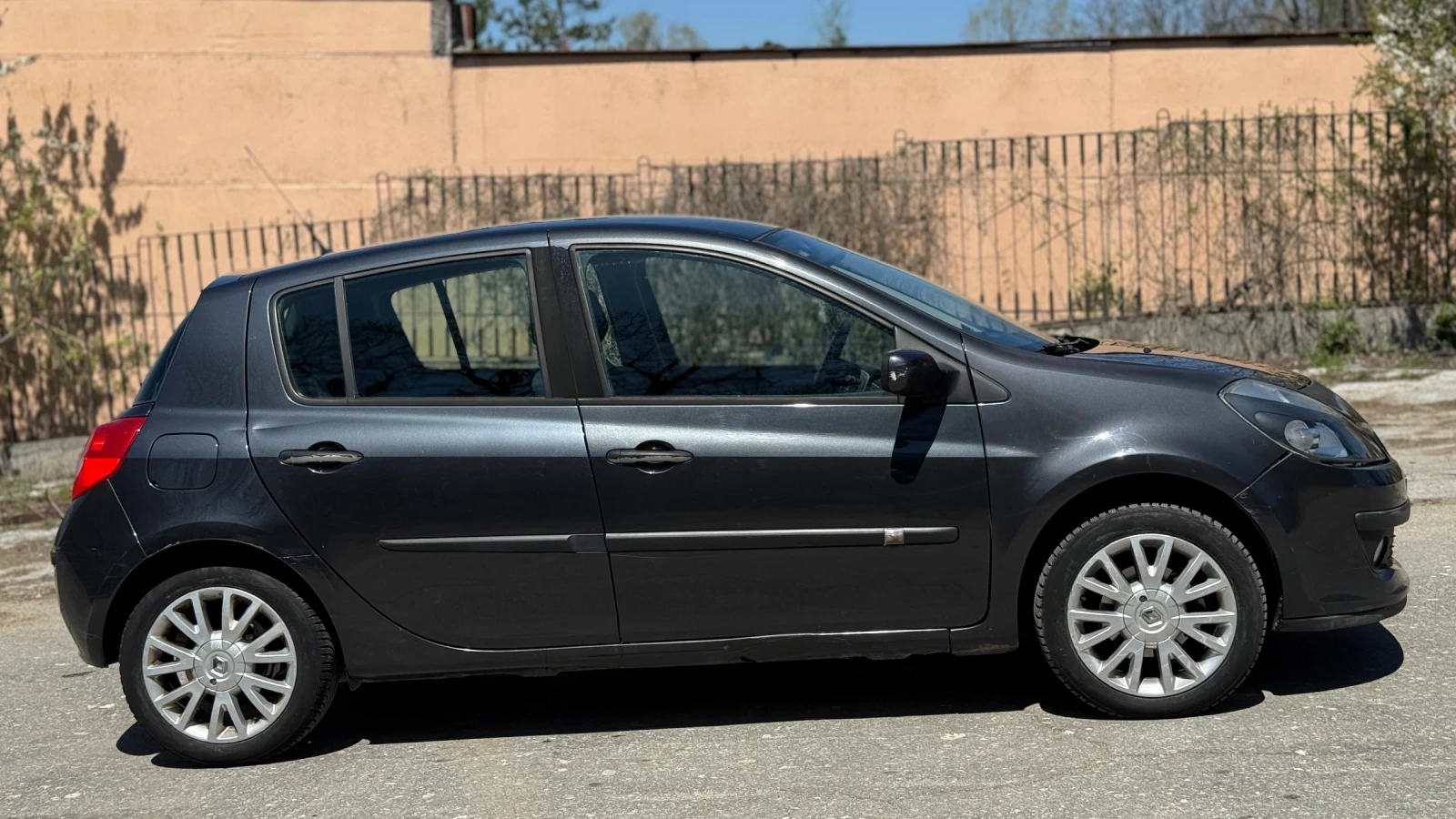 Renault Clio 1.4 98HP, снимка 3 - Автомобили и джипове - 54243955