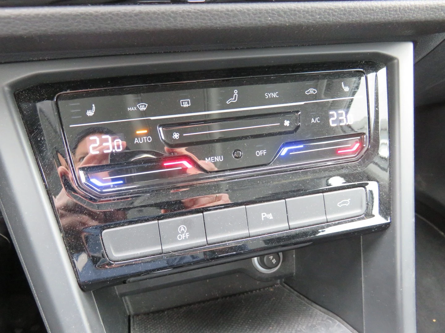 VW Touran Highline 2.0 TDI SCR DSG | Mobile.bg � ����������� 15
