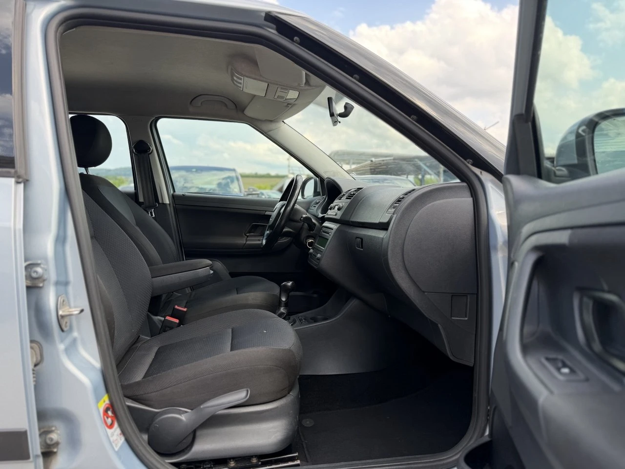 Skoda Fabia 1.2FSI, снимка 14 - Автомобили и джипове - 54798131
