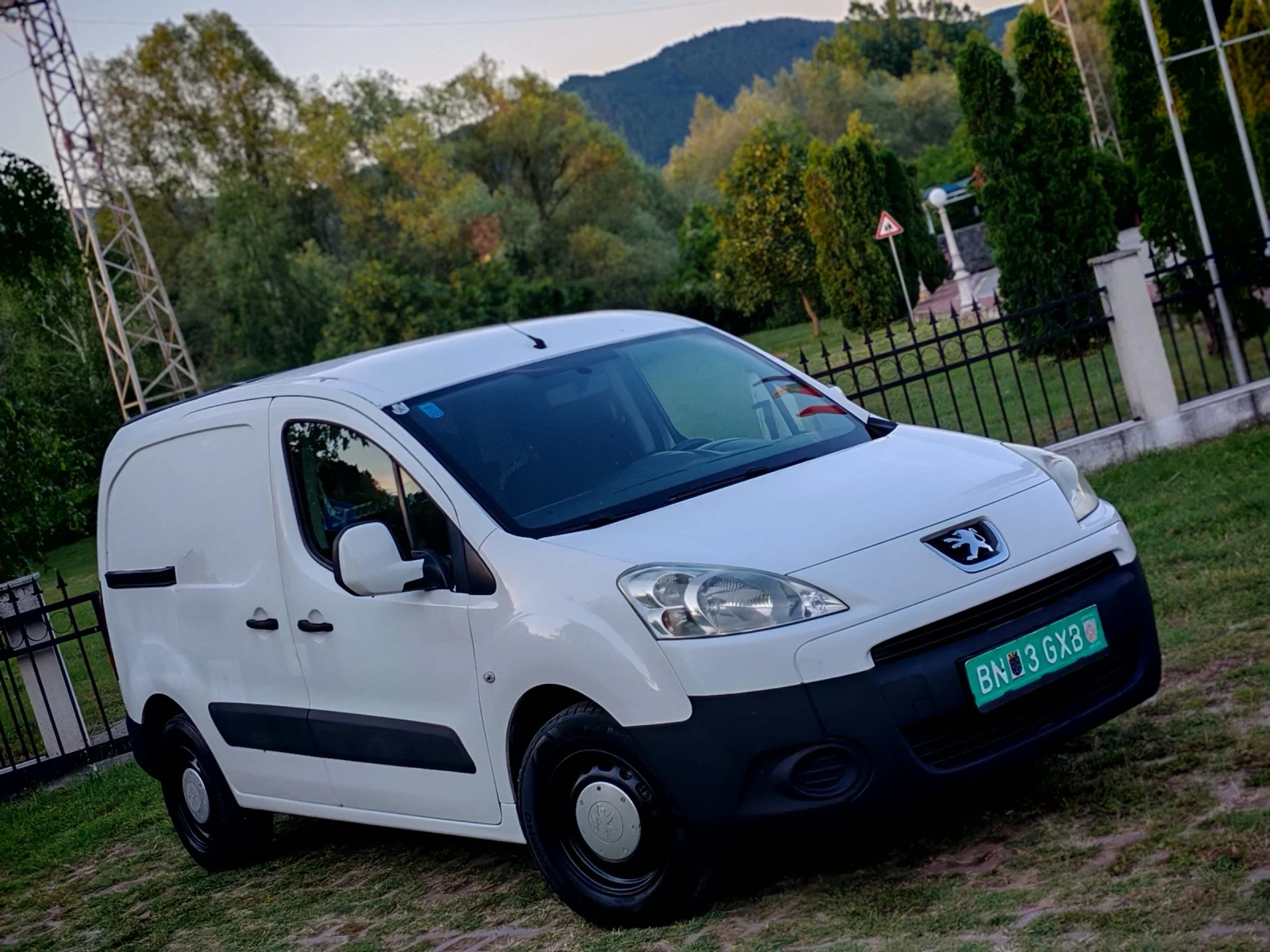 Peugeot Partner 1. 6HDI(90)* FACELIFT* КЛИМАТИК* НОВ ВНОС* 