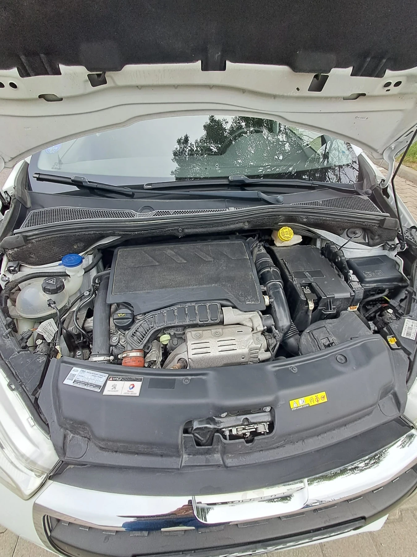 Peugeot 208 1.2 Tech edition, снимка 17 - Автомобили и джипове - 55038812