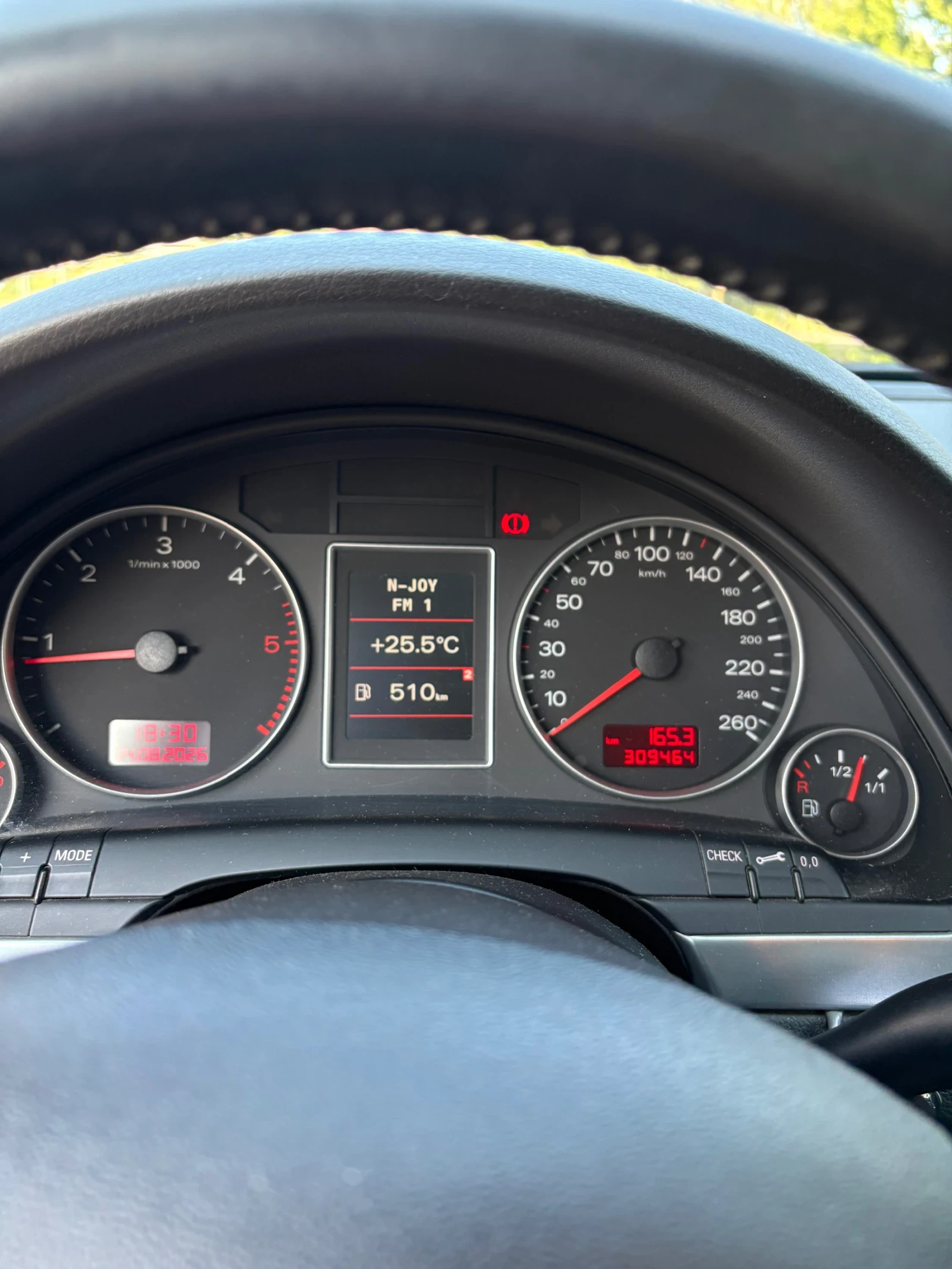 Audi A4, снимка 10 - Автомобили и джипове - 55729211