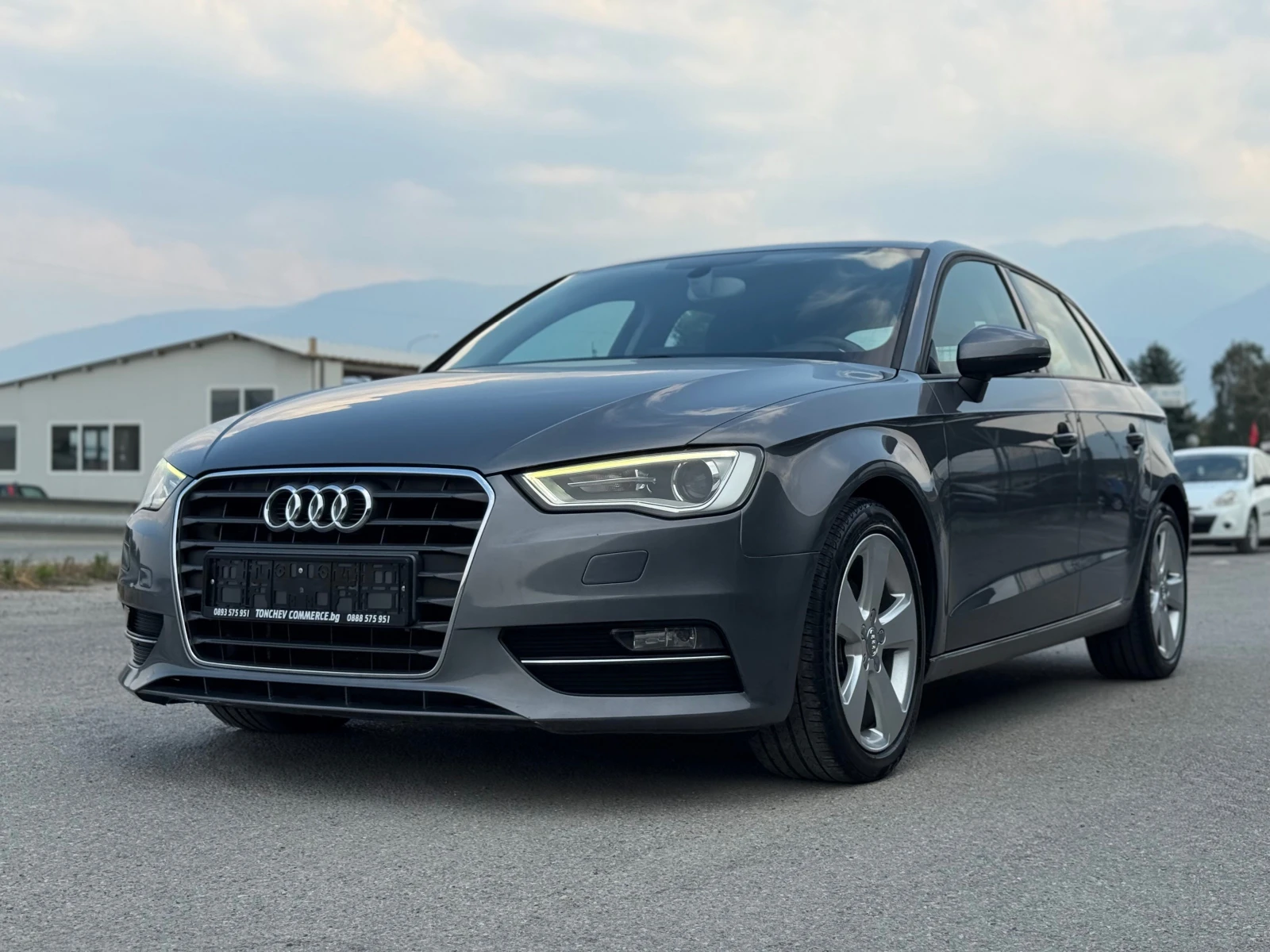 Audi A3 1.6-TDI-АВТОМАТ-179.000км-НАПЪЛНО РЕАЛНИ-КАТО НОВА, снимка 3 - Автомобили и джипове - 55789850