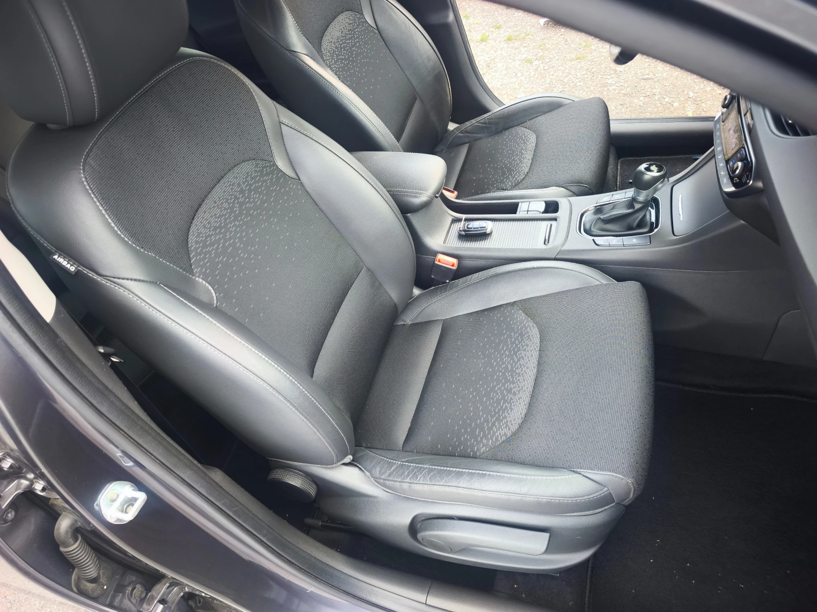 Hyundai I30 1.6 CRDI 136 К.С, снимка 10 - Автомобили и джипове - 55852762