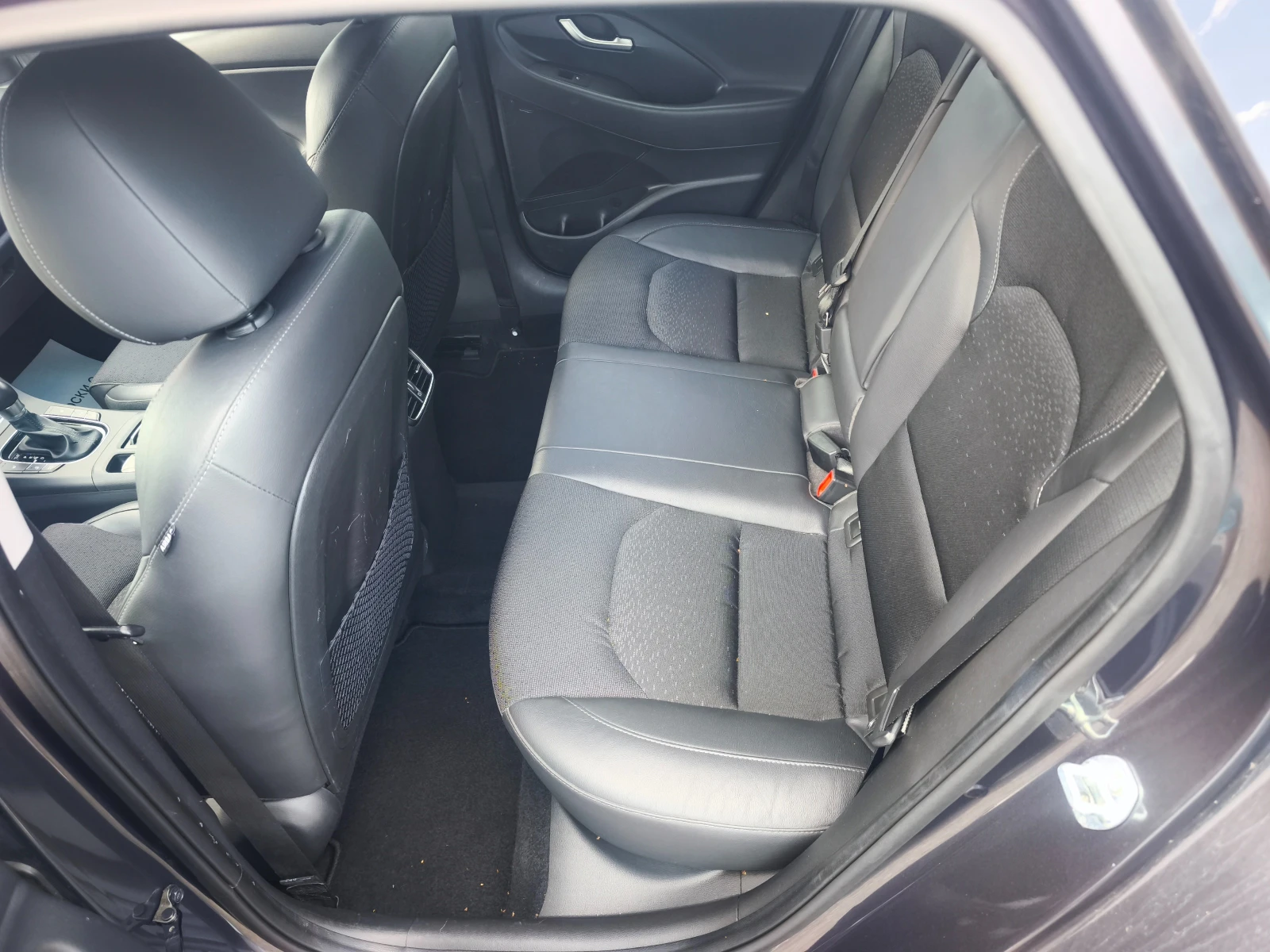 Hyundai I30 1.6 CRDI 136 К.С, снимка 11 - Автомобили и джипове - 55852762