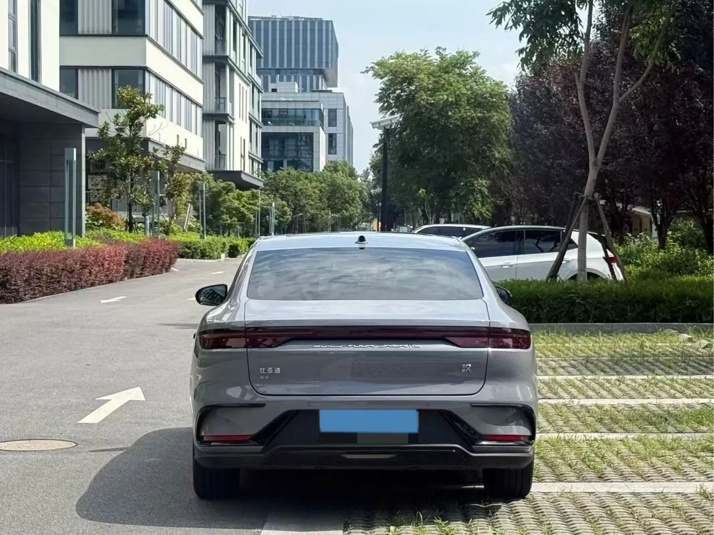BYD HAN 79, 6 kWh  LiDAR Intelligent Driving Edition, снимка 6 - Автомобили и джипове - 55978191