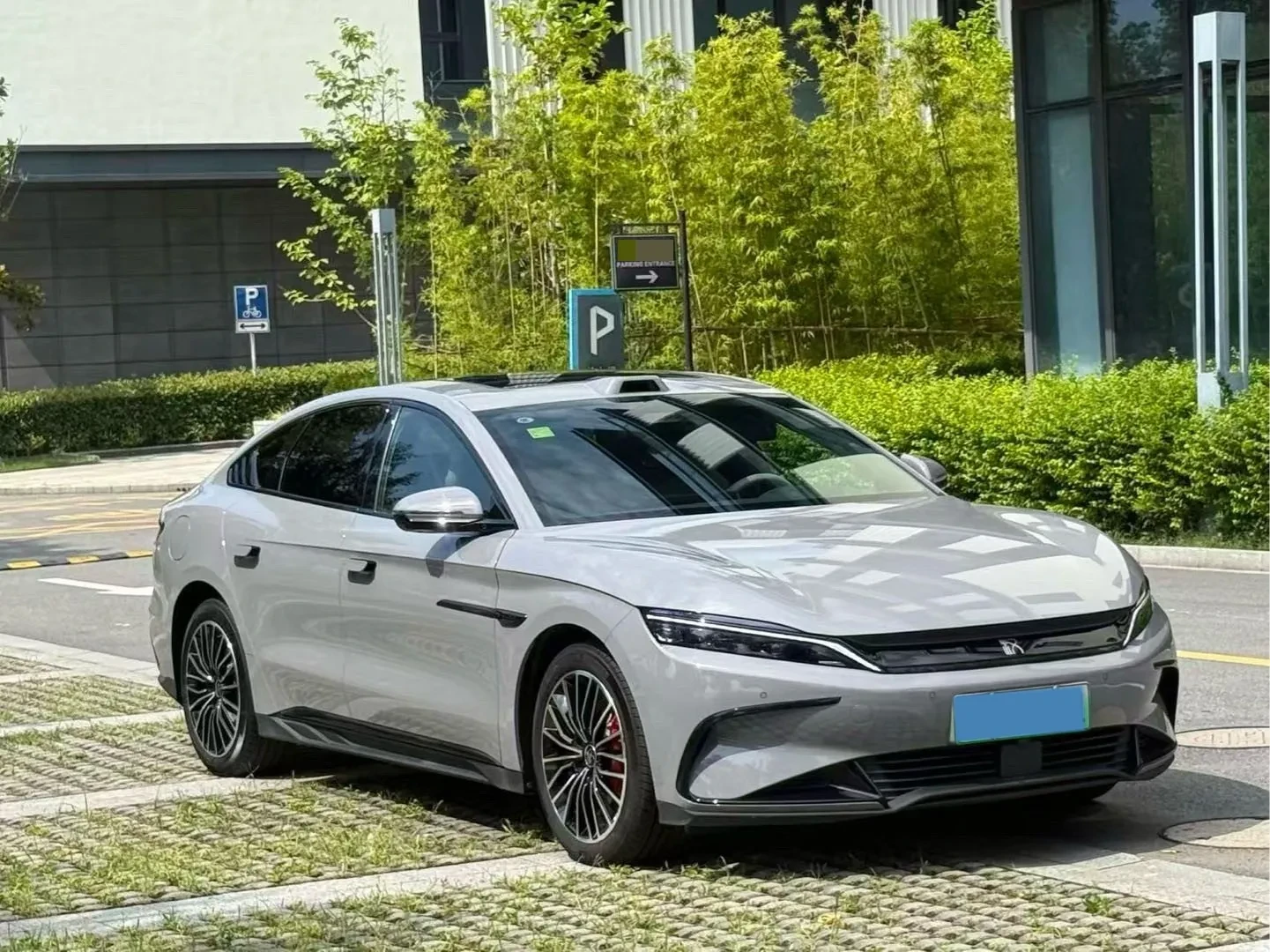 BYD HAN 79, 6 kWh  LiDAR Intelligent Driving Edition, снимка 4 - Автомобили и джипове - 55978191