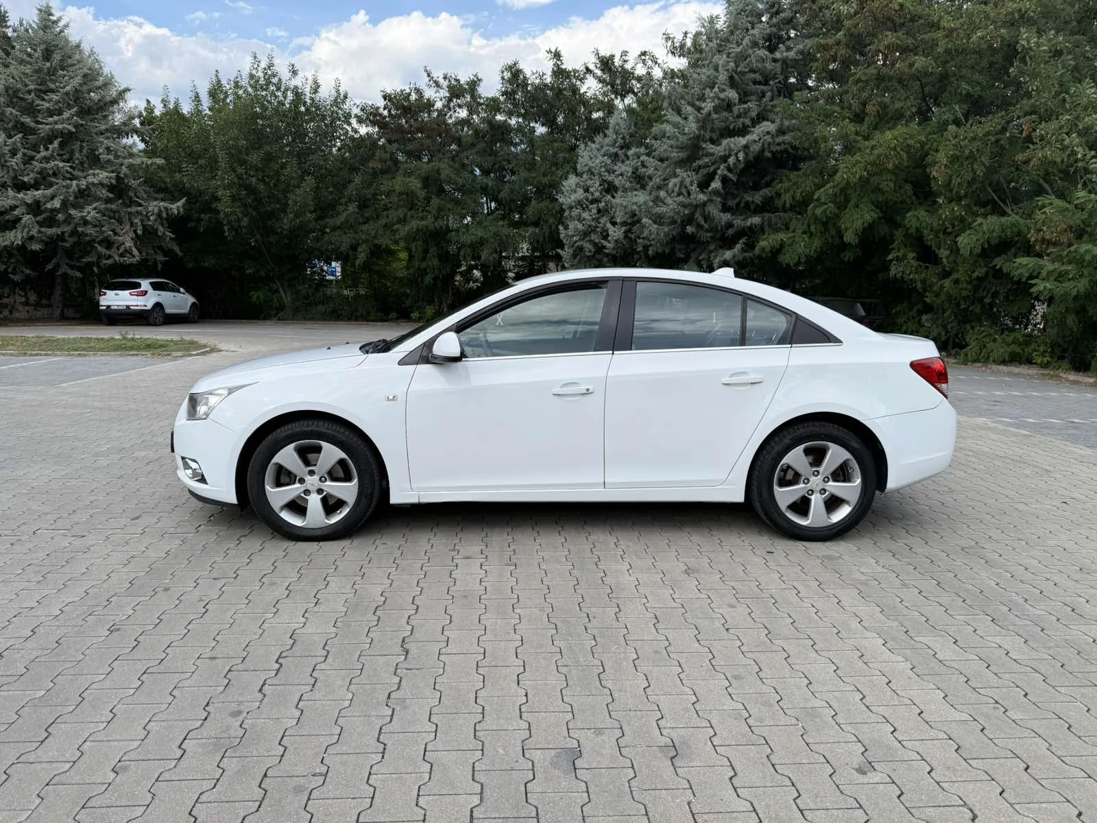Chevrolet Cruze, снимка 2 - Автомобили и джипове - 56166112
