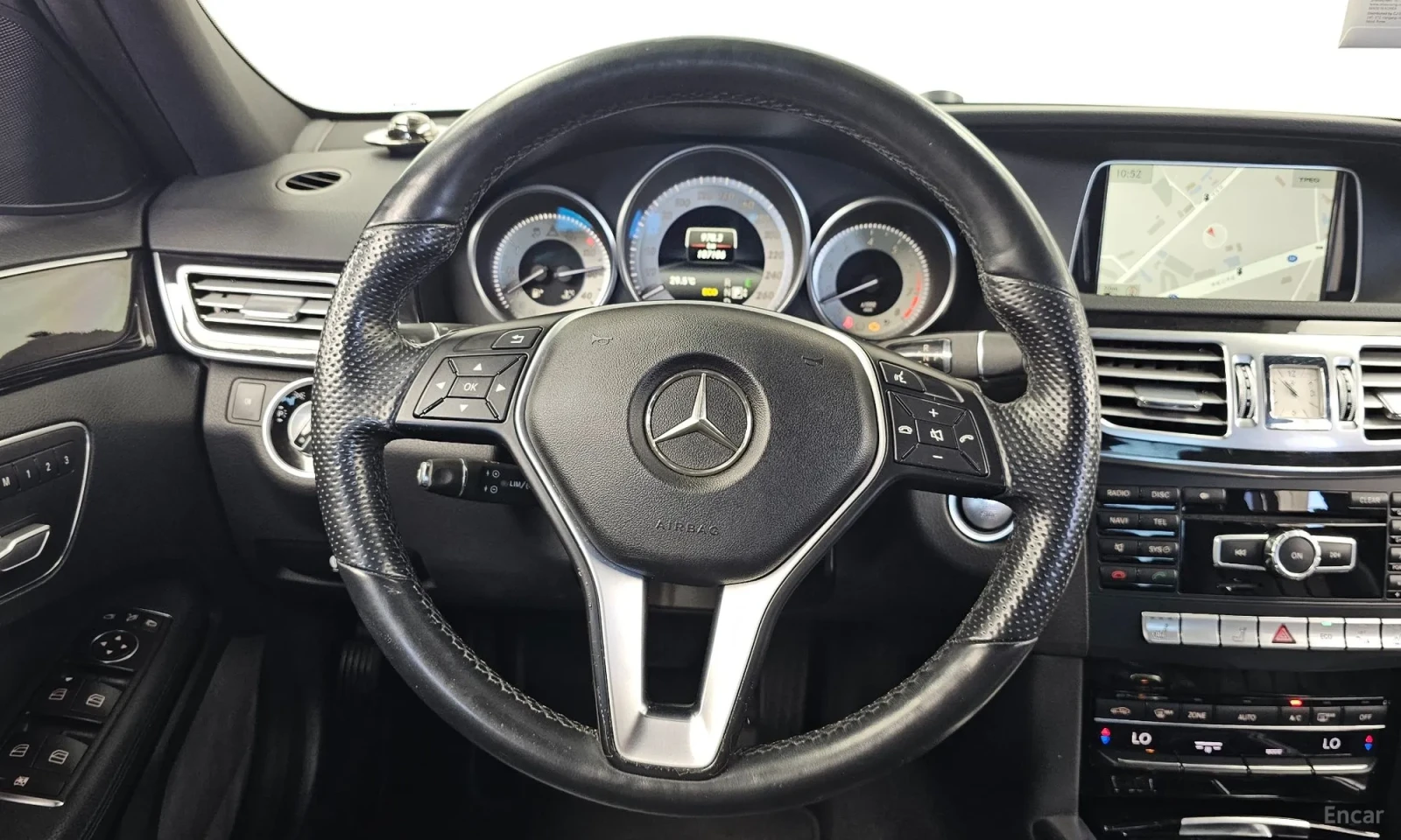 Mercedes-Benz E 300 E300 4MATIC Avantgarde, снимка 13 - Автомобили и джипове - 56182002