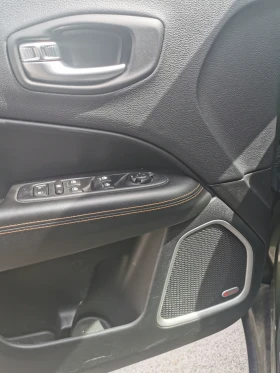 Jeep Compass 2.0, 170 к.с., 4х4, Limited, 75 хил. км, снимка 12