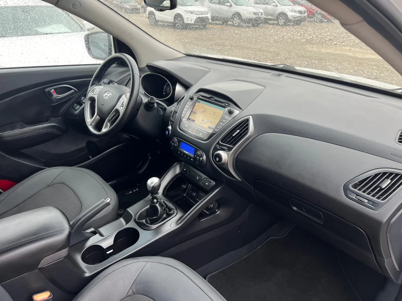 Hyundai IX35 2.0 CRDI 4X4(КАТО НОВА), снимка 11 - Автомобили и джипове - 47957237