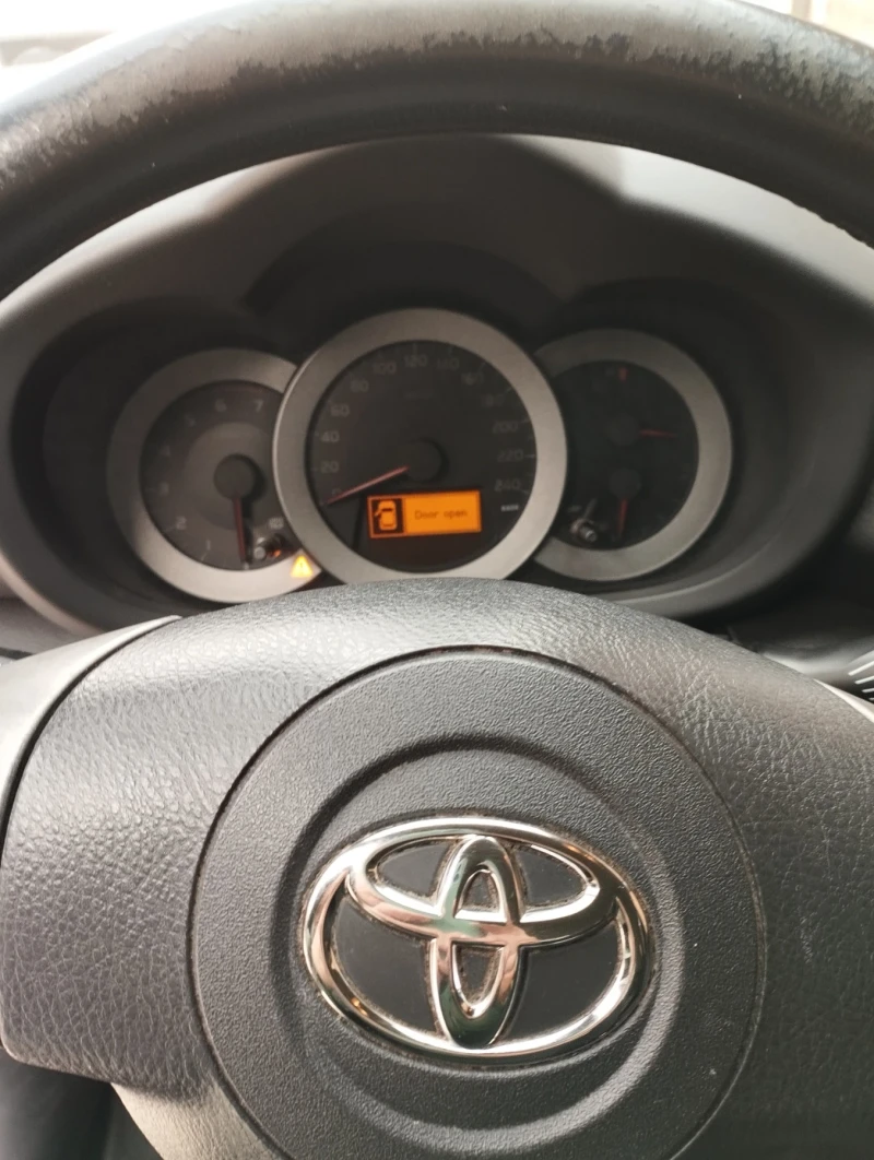 Toyota Rav4, снимка 3 - Автомобили и джипове - 49605275