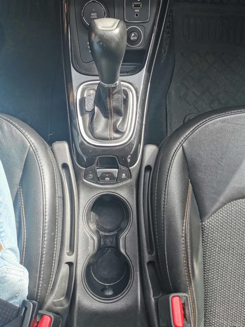 Jeep Compass 2.0, 170 к.с., 4х4, Limited, 75 хил. км, снимка 8 - Автомобили и джипове - 51948042