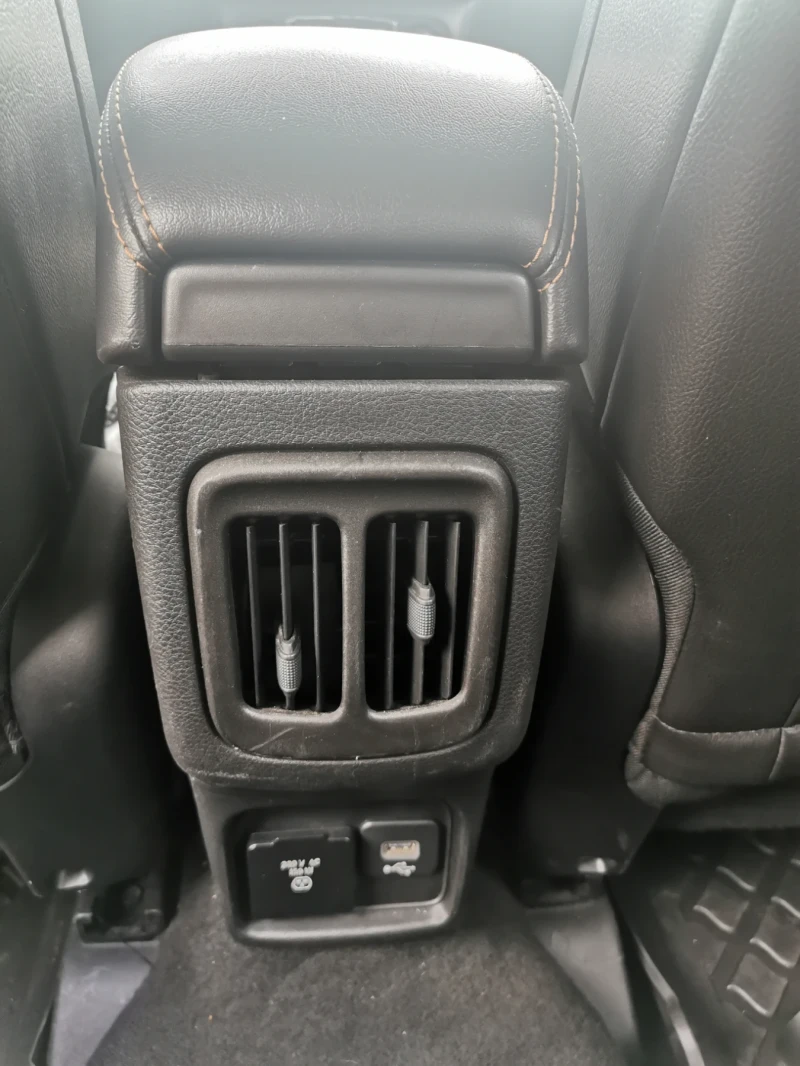 Jeep Compass 2.0, 170 к.с., 4х4, Limited, 75 хил. км, снимка 13 - Автомобили и джипове - 51948042