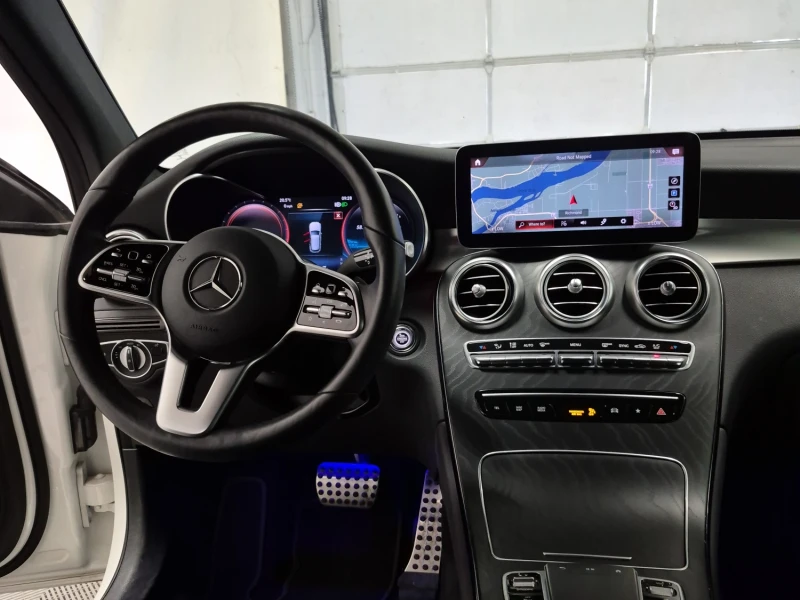 Mercedes-Benz GLC 300 4M* AMG-pkg* Пано* Подгрев, снимка 9 - Автомобили и джипове - 52317731